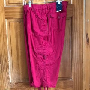 St. John’s Bay. Red capris. 100% cotton. Size 16.